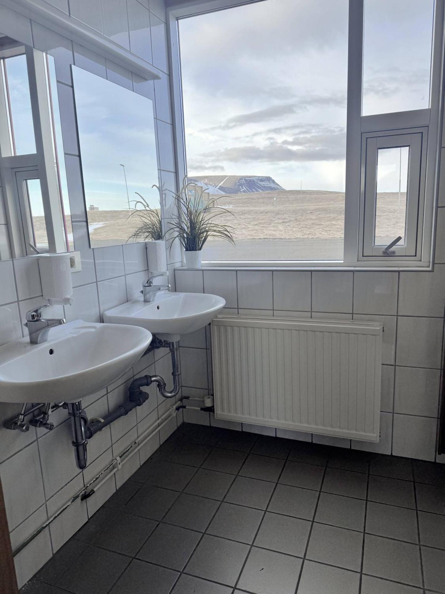 Hunavellir Guesthouse Blonduos Eksteriør bilde